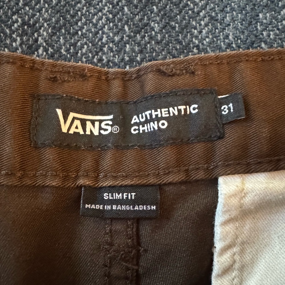 Vans Authentic Chino in Dark Brown